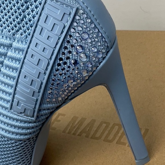 NIB Steve Madden Maxwelle pointed toe knit boots, size 9 - Picture 6 of 7